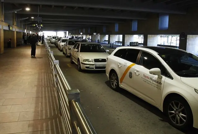 alternativas al taxi para ir desde santa justa al aeropuerto - Cuánto tarda el bus de Santa Justa al aeropuerto
