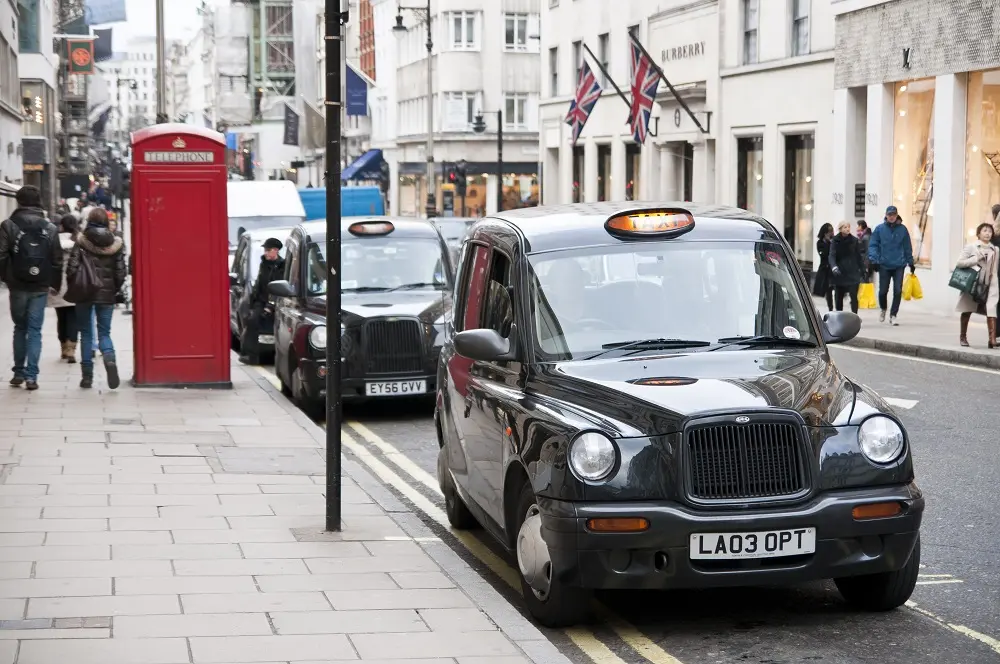 London Private Hire Taxi: Earnings and Differences - How much do private hire taxi drivers earn in London london private hire taxi - How much do private hire taxi drivers earn in London