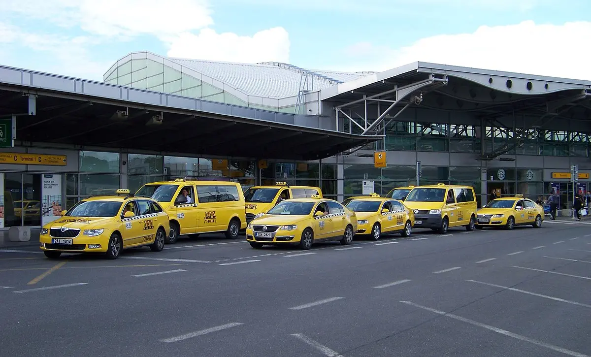 ¿Hay una parada de taxis en el Aeropuerto de Lanzarote? - Is there a taxi rank at Lanzarote Airport taxi ranks near me now - Is there a taxi rank at Lanzarote Airport