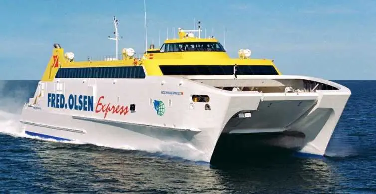 Water Taxi Fuerteventura Lanzarote: Analizando las Islas Canarias en Barco - Qué es más bonito Lanzarote o Fuerteventura water taxi fuerteventura lanzarote - Qué es más bonito Lanzarote o Fuerteventura