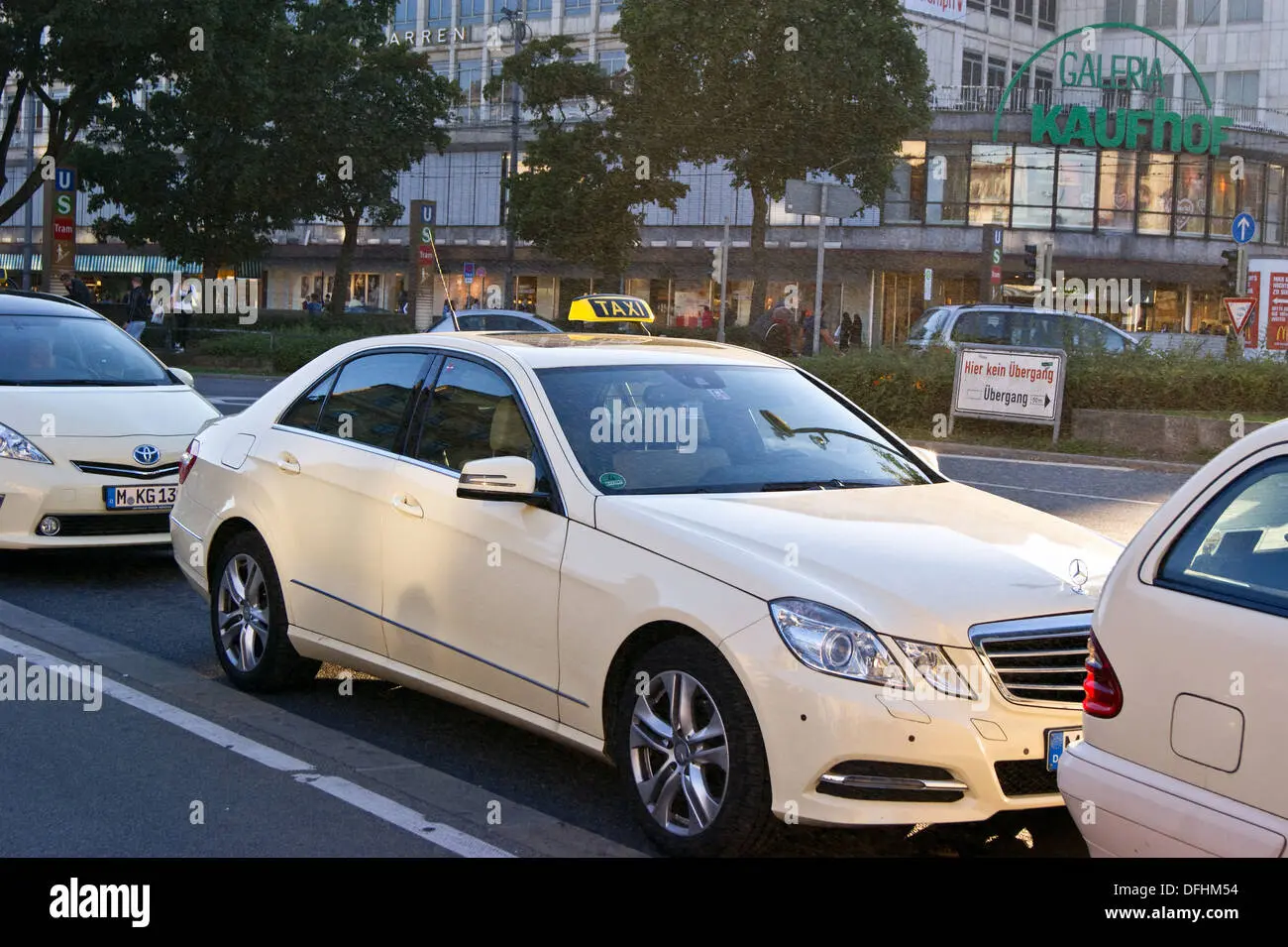 Mercedes Clase E Taxi: Un vehículo de lujo y confort para el transporte de pasajeros - Qué motor lleva el Mercedes Clase E mercedes clase e taxi - Qué motor lleva el Mercedes Clase E